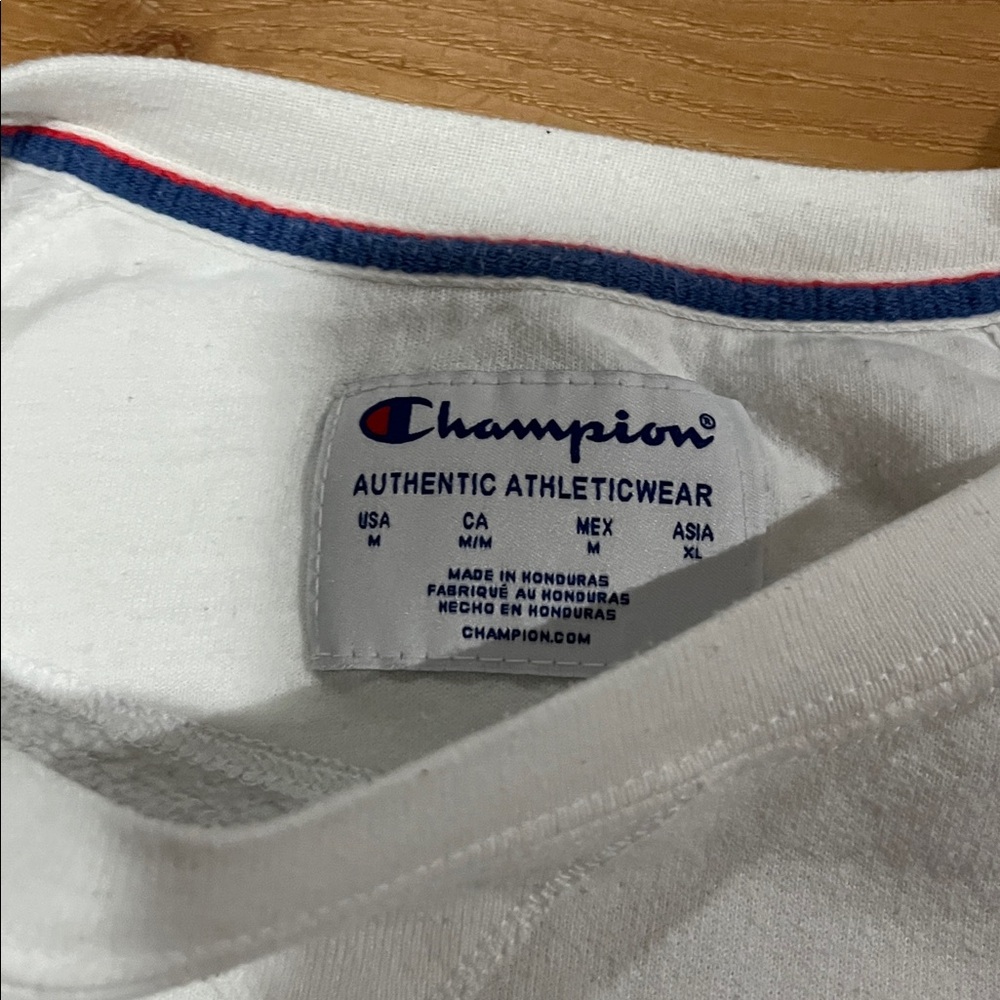 Champion Classic White Crewneck Sweater - Picture 4 of 4
